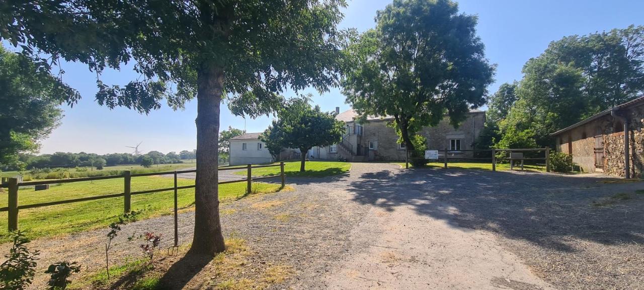 Le Logis des Chons à la campagne à Saint hilaire du Bois - Lys Haut Layon Le Plessis  Exterior foto