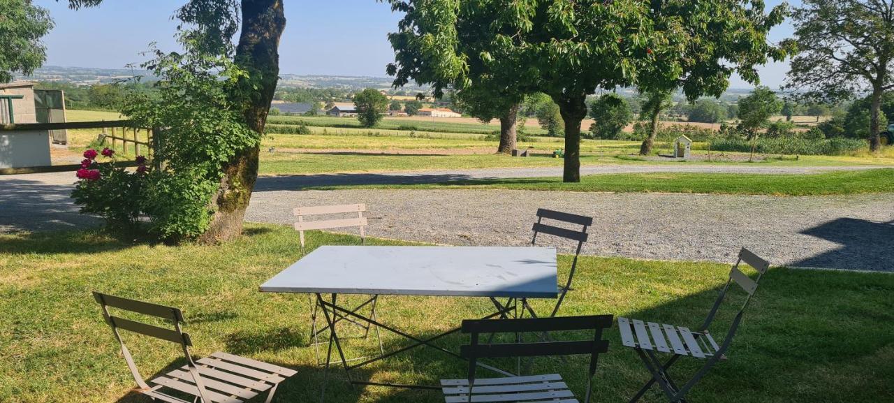 Le Logis des Chons à la campagne à Saint hilaire du Bois - Lys Haut Layon Le Plessis  Exterior foto